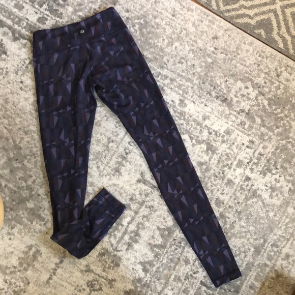 Lululemon Align Tight 28” limited geometric purple design - Picture 2 of 4